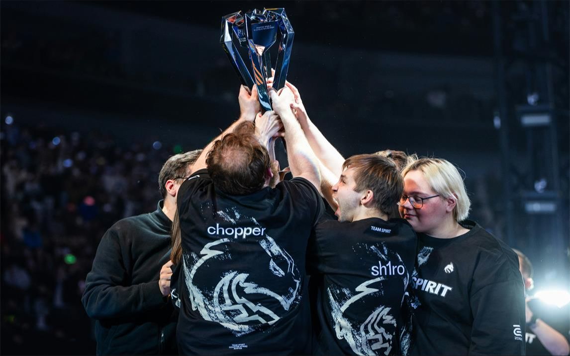 LPL解说公然辱骂观众，官方处理结果出炉：停班7天